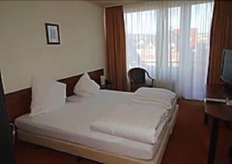 Hotel Alpha - Oda