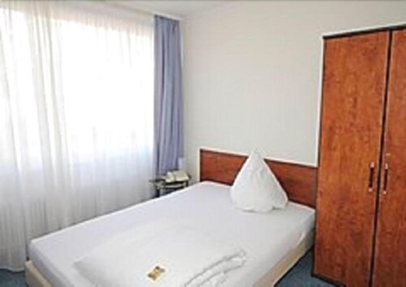 Hotel Alpha - Oda