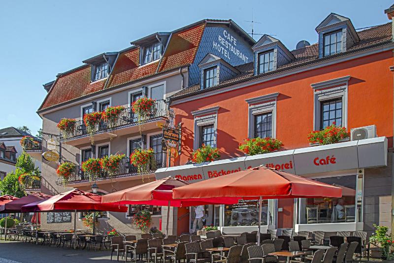 Hotel Restaurant Zum Schwan - Teras