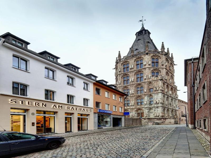 Stern Am Rathaus - Genel