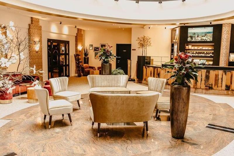 Parkhotel Landau - Lobi