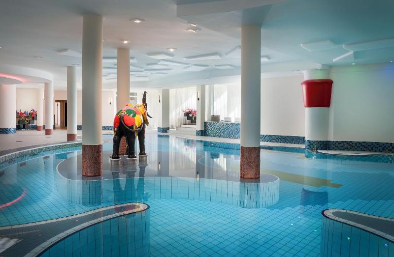 Parkhotel Landau - Havuz