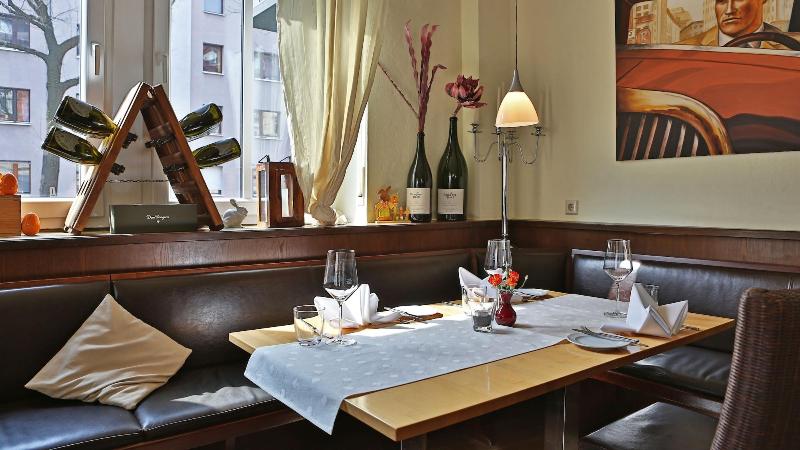 Sevendays Hotel Boardinghouse - Restoran