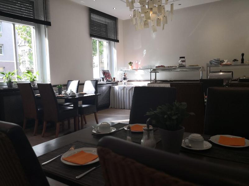 Sevendays Hotel Boardinghouse - Restoran