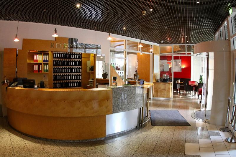 Stadthotel Engel - Lobi