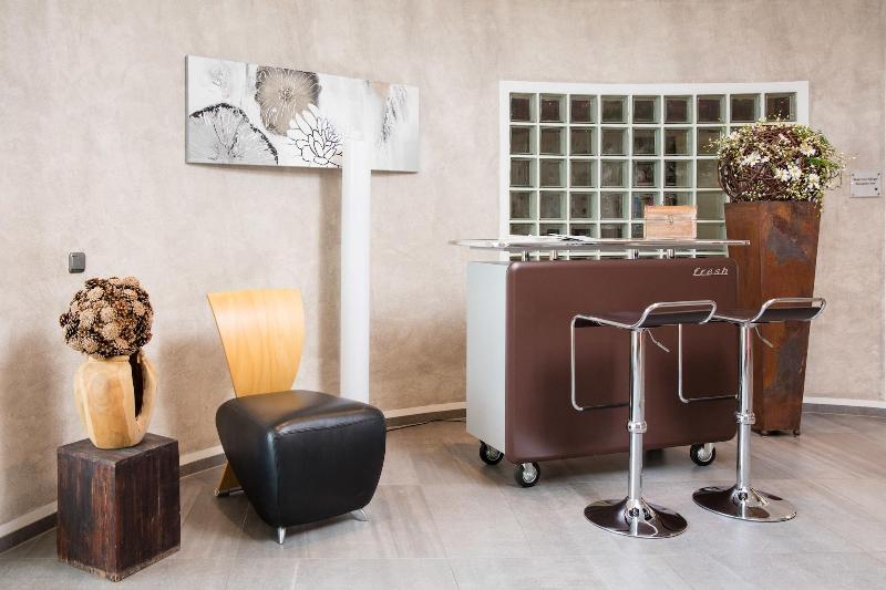 Hotel Bavaria Garni - Lobi
