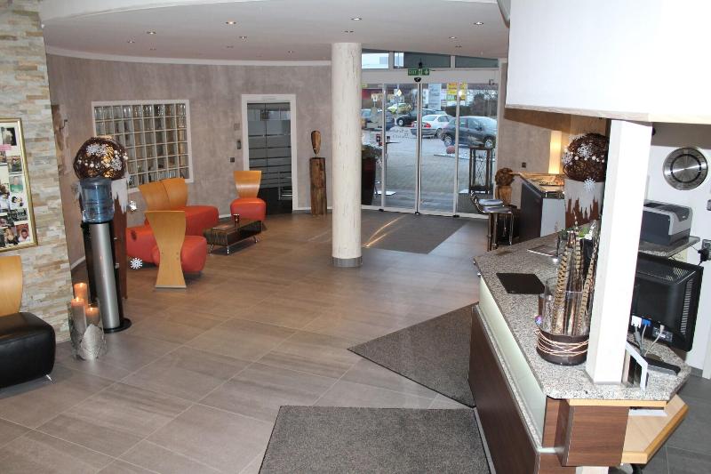 Hotel Bavaria Garni - Lobi