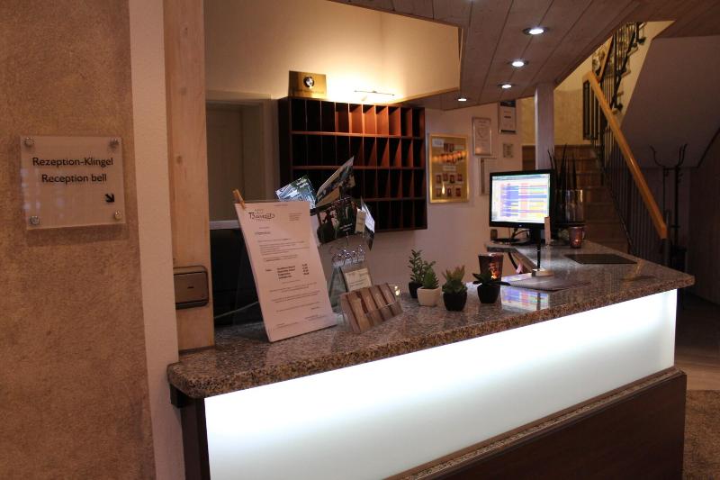 Hotel Bavaria Garni - Lobi