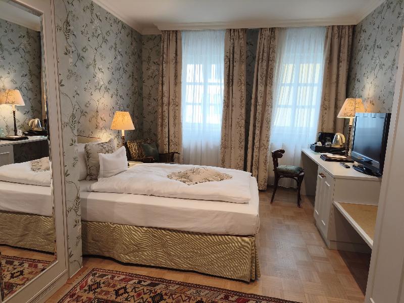 Hotel Goldener Anker - Oda