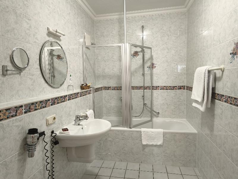 Hotel Goldener Anker - Oda