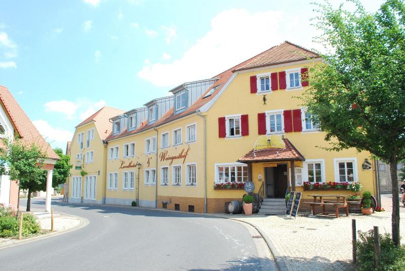 Landhotel & Weingasthof Schwarzer Adler - Genel