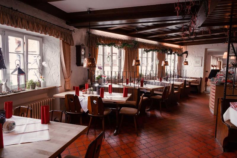 Landhotel & Weingasthof Schwarzer Adler - Restoran