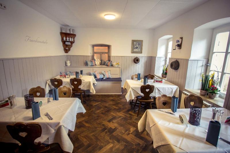 Landhotel & Weingasthof Schwarzer Adler - Restoran
