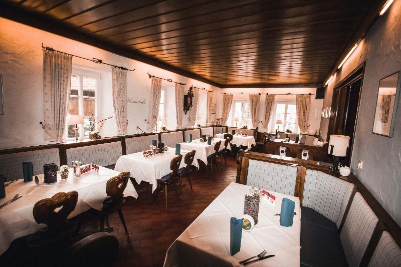 Landhotel & Weingasthof Schwarzer Adler - Restoran