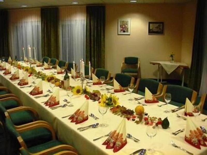 Hotel-Cafe Rathaus - Aktivite