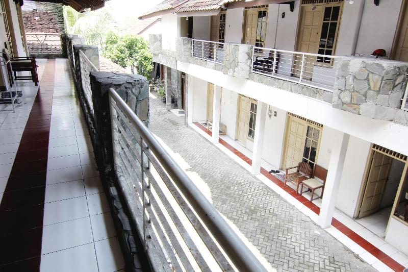 Griya Godean Syariah Yogyakarta by ZUZU - Teras
