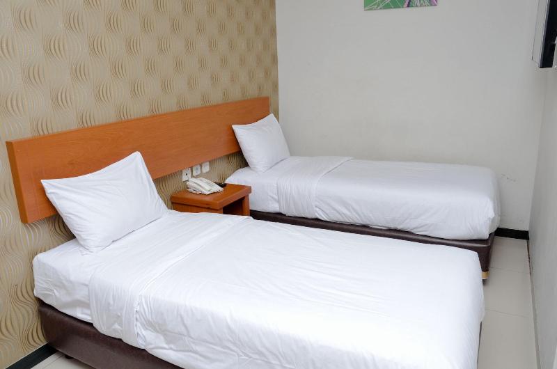 Sunrise Hotel Semarang - Oda