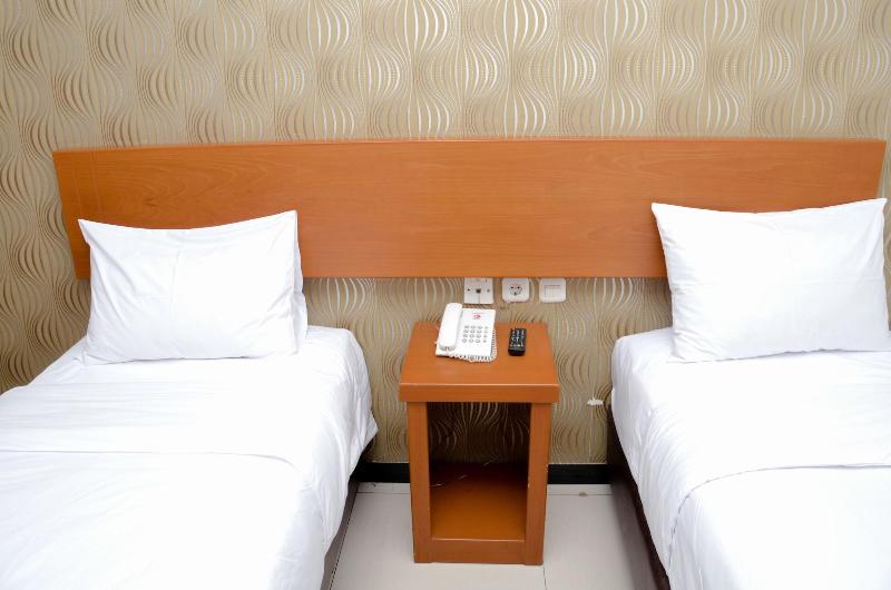 Sunrise Hotel Semarang - Oda