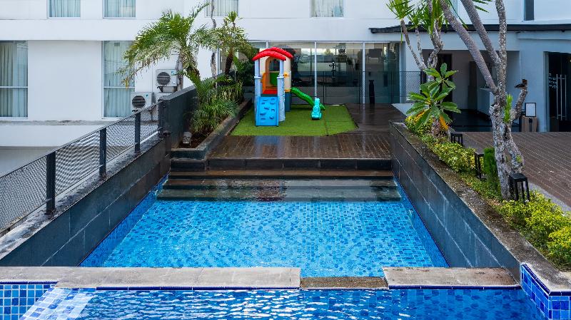 Luminor Hotel Purwokerto - Havuz