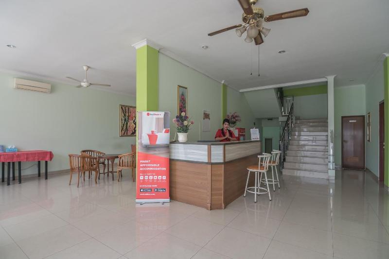 Formerly RedDoorz Syariah @ Gatot Subroto Lampung - Lobi