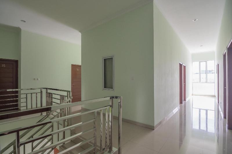 Formerly RedDoorz Syariah @ Gatot Subroto Lampung - Lobi