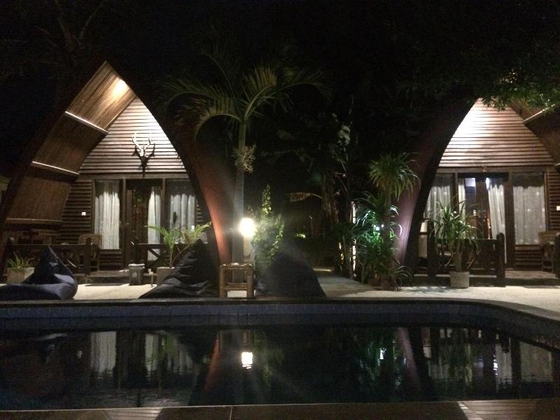 Coral Beach 2 Bungalow - Genel