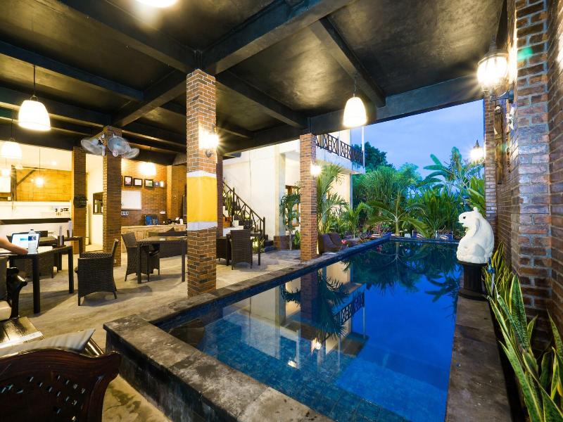Nyuh Gading Home Stay Lembongan - Havuz