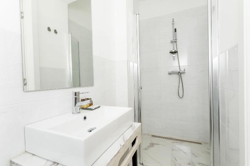 Lisbon Check-In Guesthouse - Oda