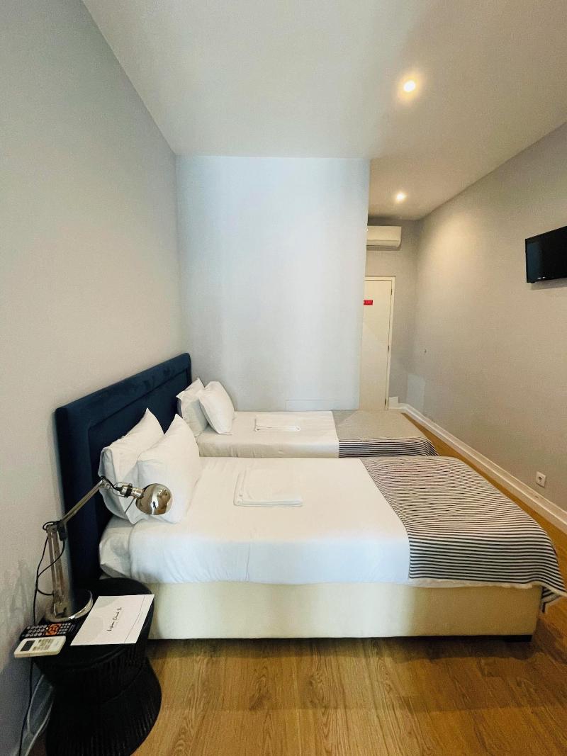 Lisbon Check-In Guesthouse - Oda