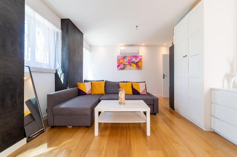 Industrial Lisbon Apartment - Adults Only - Oda