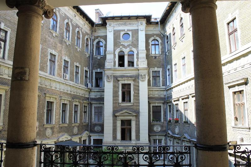 Omega Guesthouse Budapest - Genel