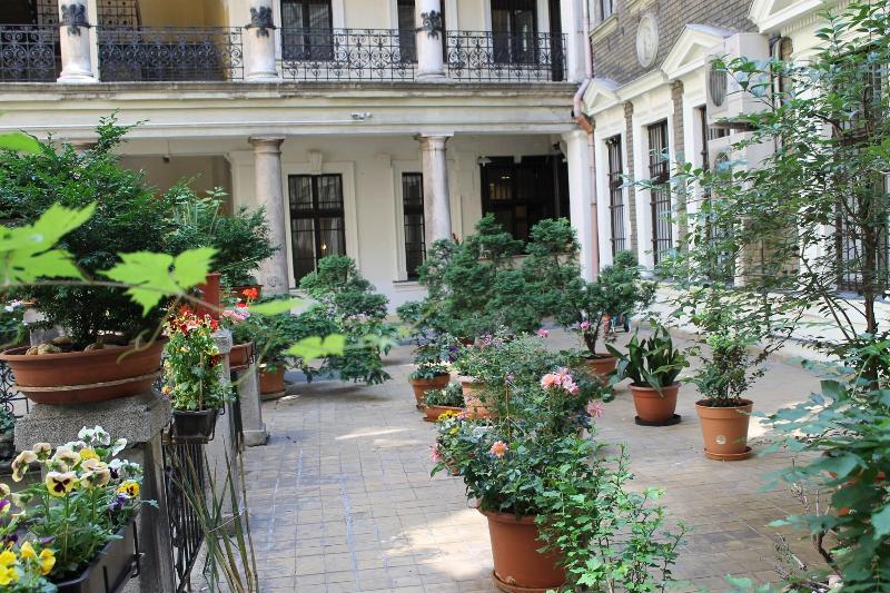 Omega Guesthouse Budapest - Genel