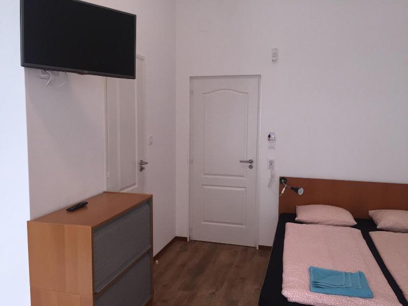 Omega Guesthouse Budapest - Oda