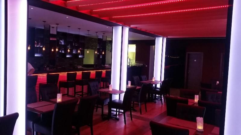 Sunset Split Rooms - Bar