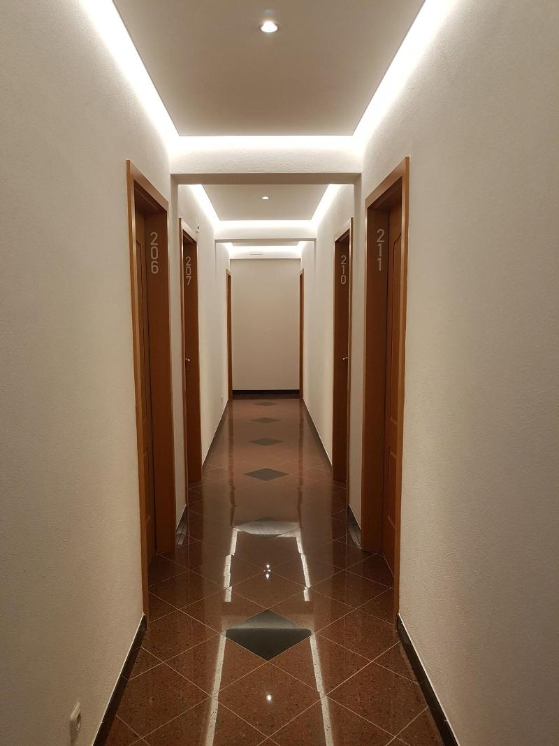 Sunset Split Rooms - Lobi