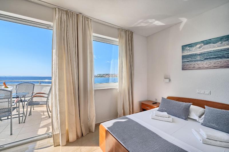 Sunset Split Rooms - Oda