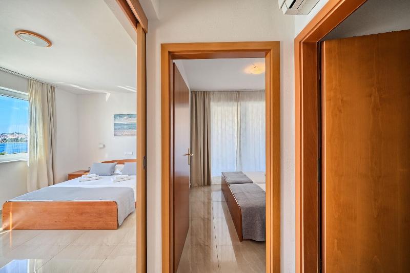 Sunset Split Rooms - Oda