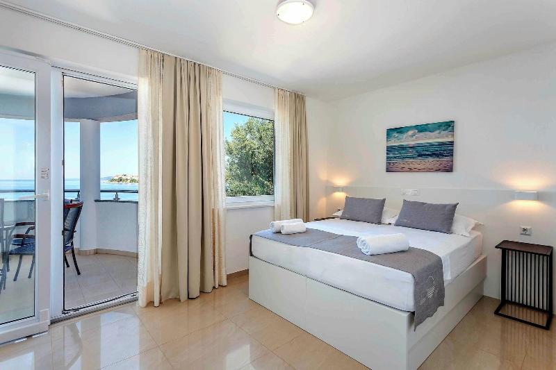 Sunset Split Rooms - Oda