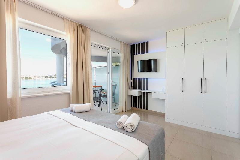 Sunset Split Rooms - Oda