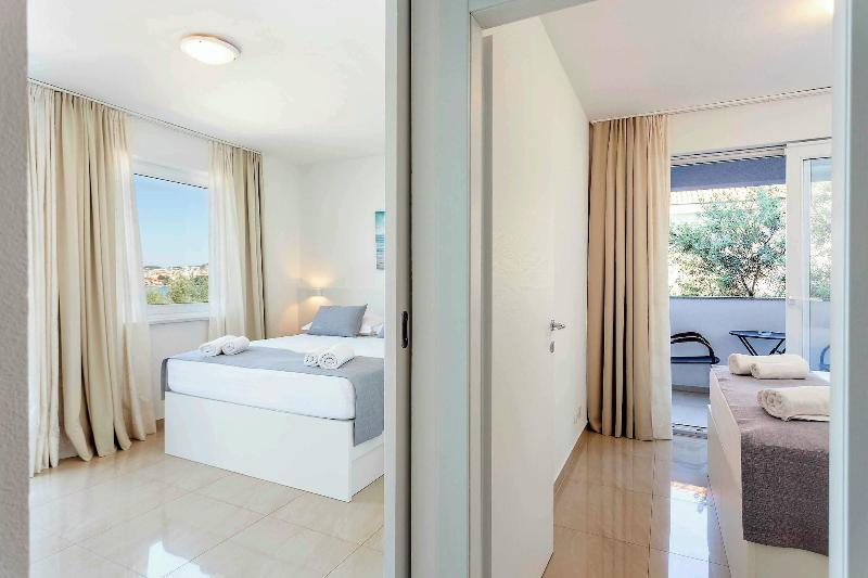 Sunset Split Rooms - Oda