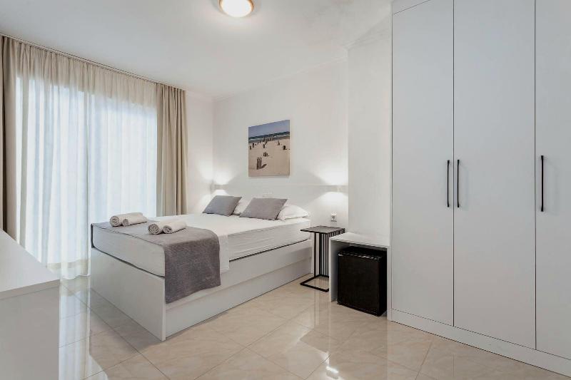 Sunset Split Rooms - Oda