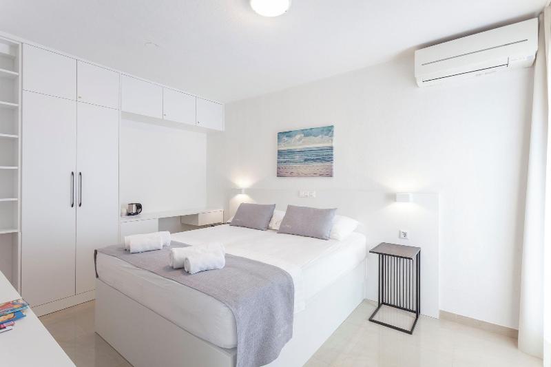 Sunset Split Rooms - Oda