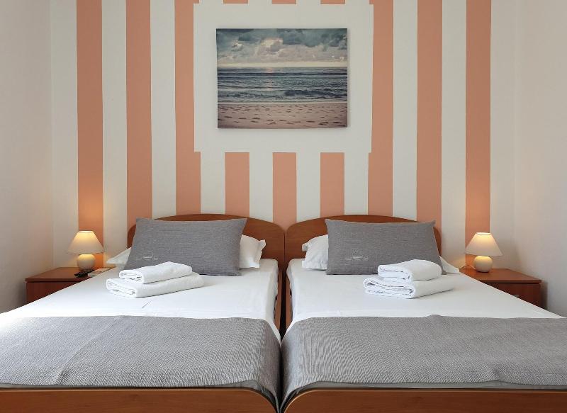 Sunset Split Rooms - Oda