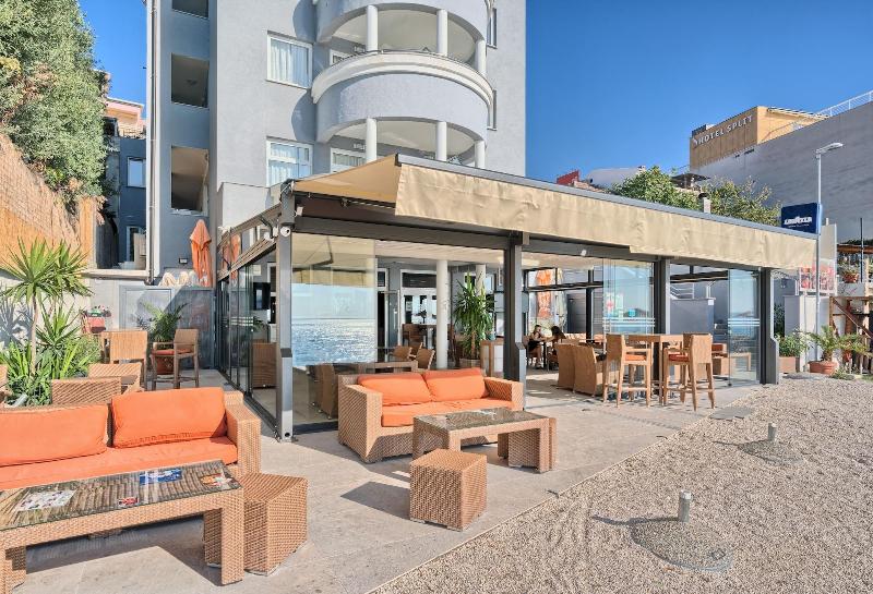 Sunset Split Rooms - Teras
