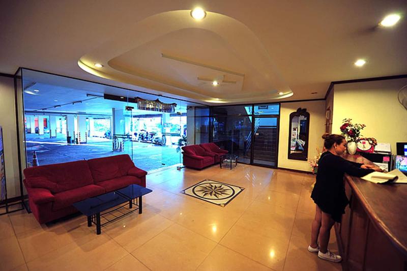 B.P Grand Service Apartment - Lobi