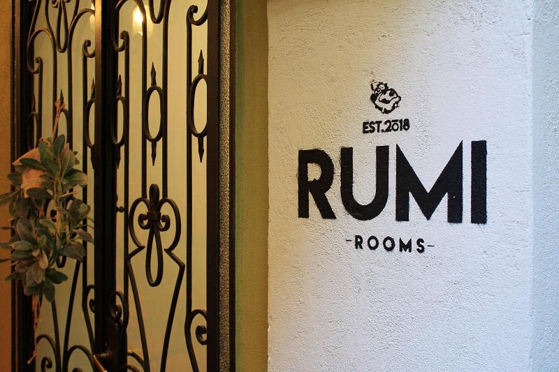 Rumi Rooms - Genel
