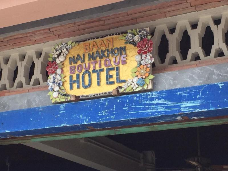 Baan Nai Nakhon - Genel