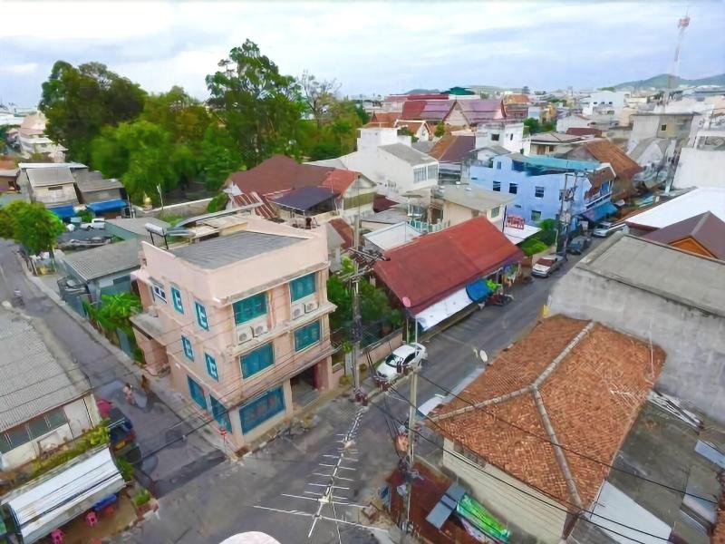 Baan Nai Nakhon - Genel