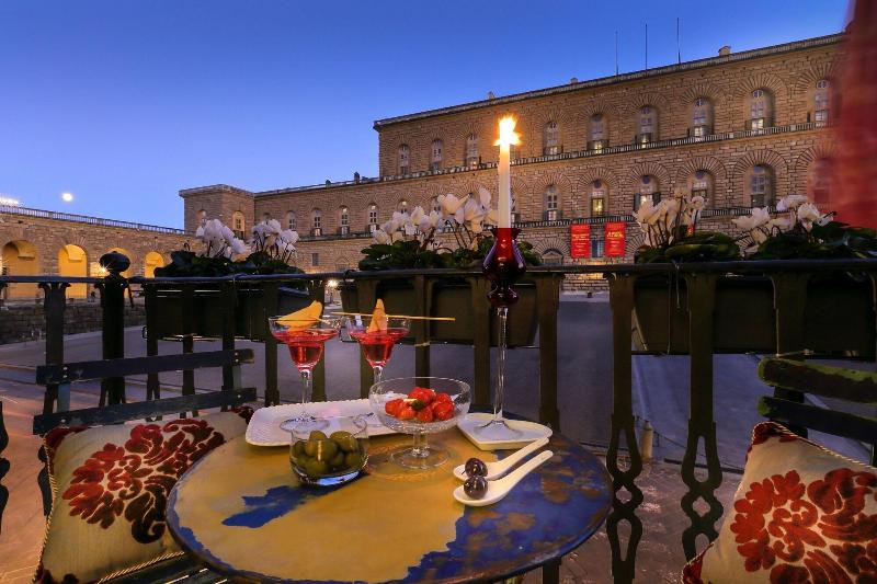 Piazza Pitti Palace - Oda