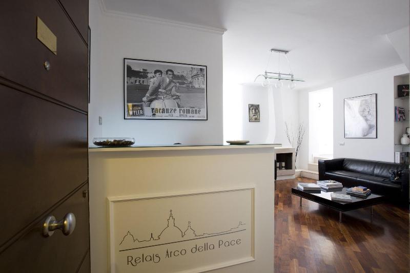 Relais Arco Della Pace - Lobi
